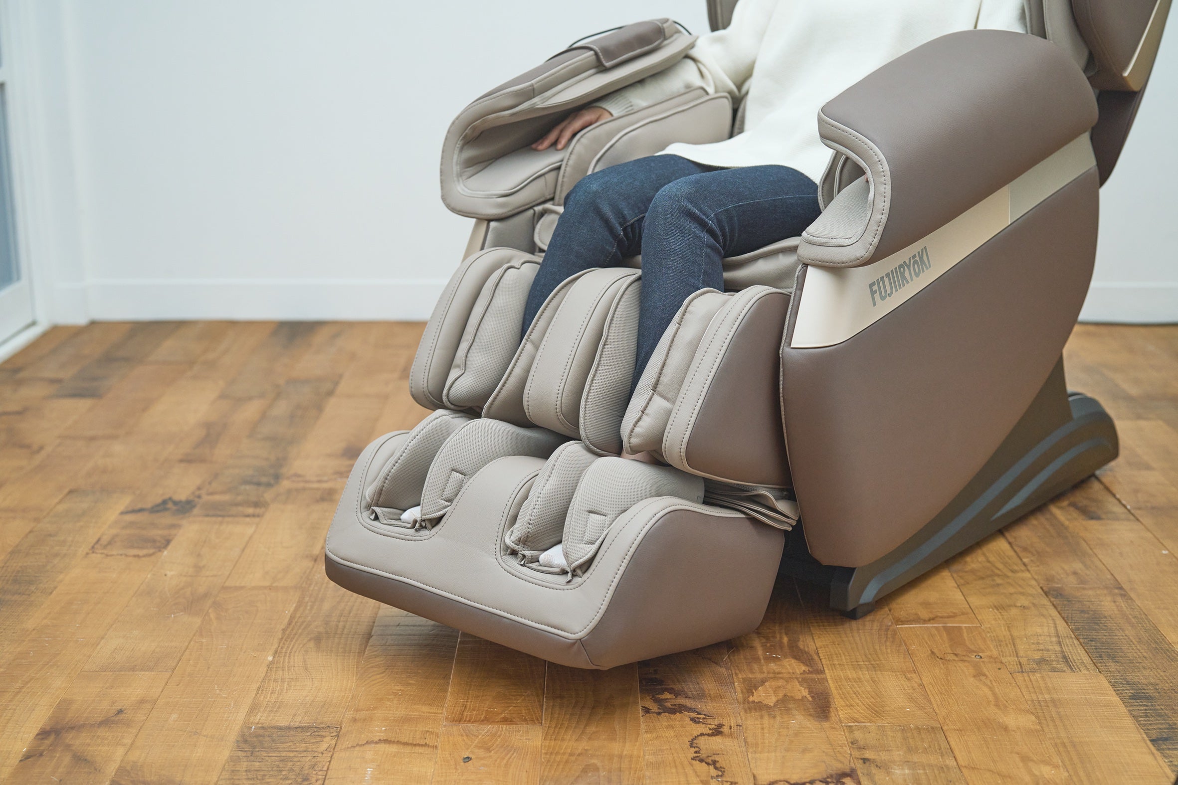 Fujiiryoki Calm Plus+ Massage Chair